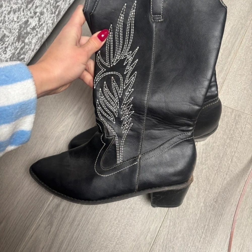 SHEIN Black Western Ankle Boots with White Stitching
